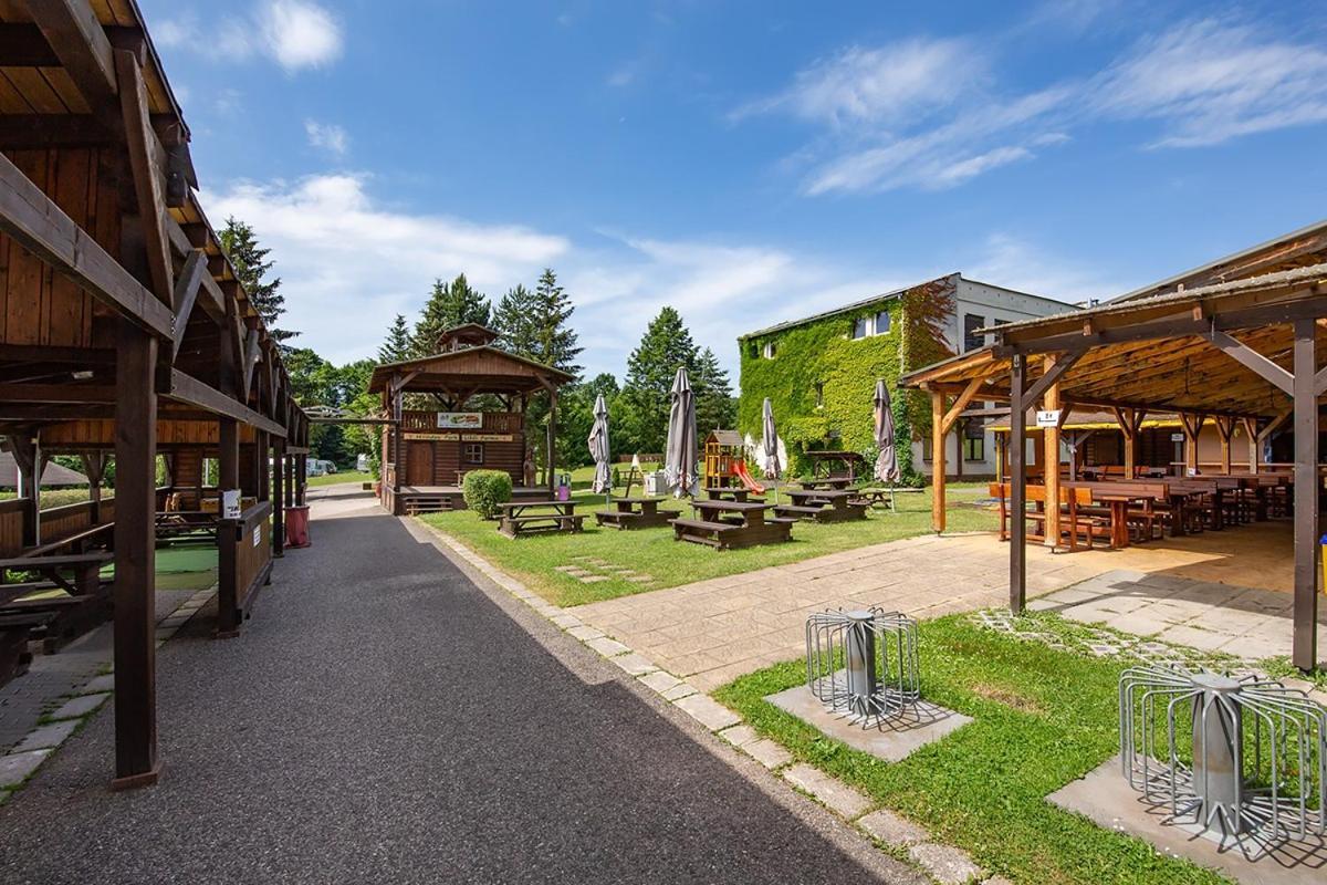 Holiday Park Vrchlabi - Lisci Farma Kültér fotó
