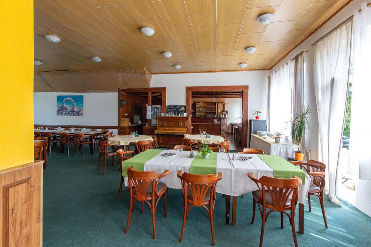 Holiday Park Vrchlabi - Lisci Farma Kültér fotó
